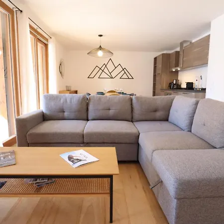 Raffine En Plein Centre Avec 3 Chambres, Balcon, Terrasse, Parking Et Wifi - Fr-1-623-334 *